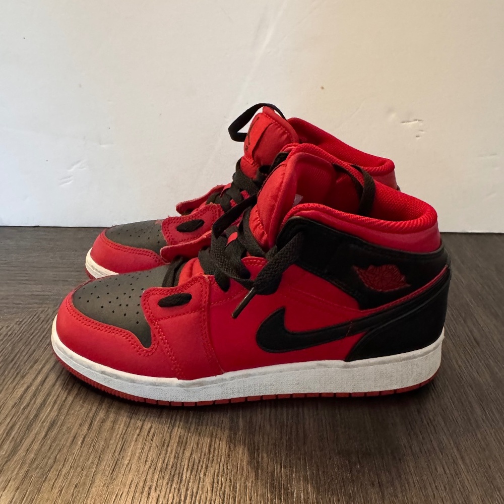 JORDAN 1 MID REVERSE BRED 2021 GS (554725-660) Size: 6Y NIKE